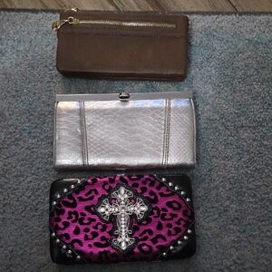 Elegant Silver and Pink Leopard Clutch